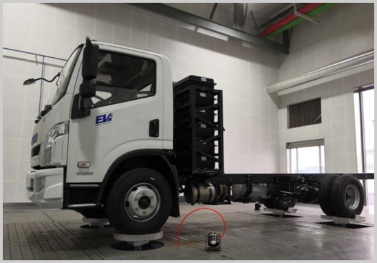 德國IST整車四立柱道路模擬機(jī).jpg